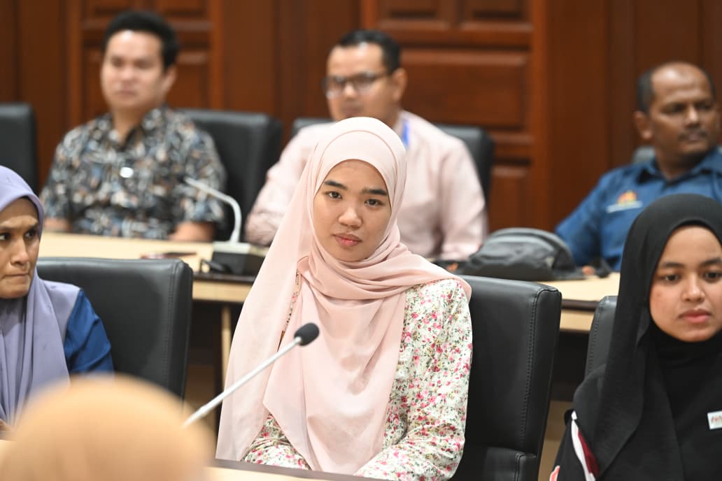 LAWATAN PENANDAARASAN EKOSISTEM KONDUSIF SEKTOR AWAM (EKSA) KOLEJ MATRIKULASI KELANTAN (KMKt) KE UNIVERSITI MALAYSIA KELANTAN (UMK)